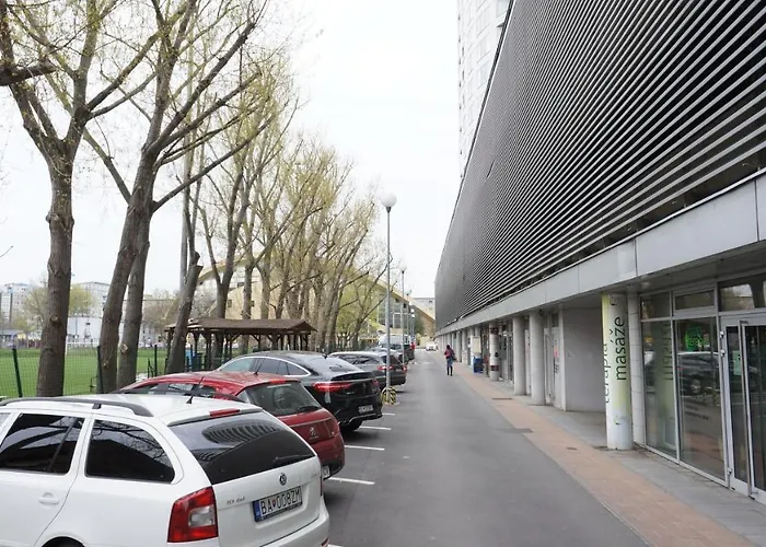 Flora Cozy By Chors ブラチスラヴァ